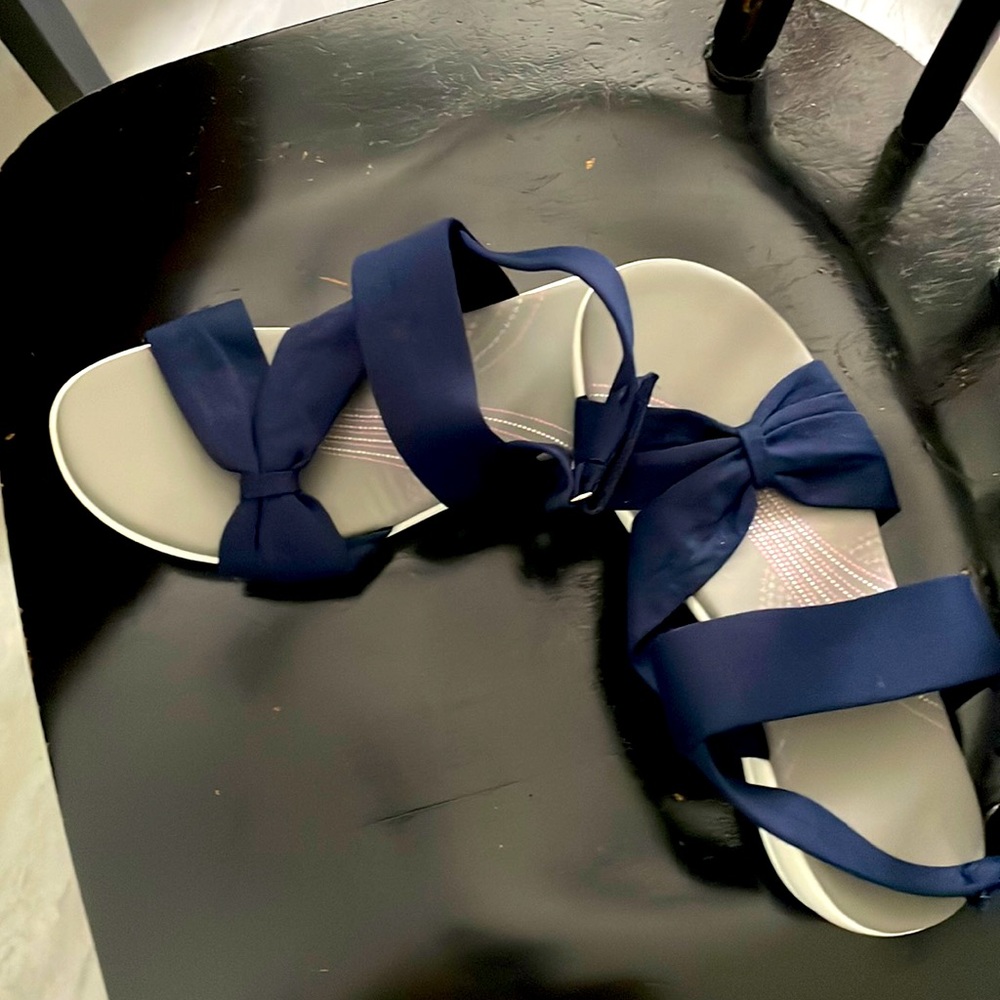 Again purchased the look without checking if they fit . No again